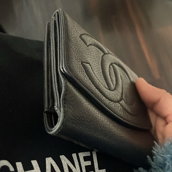 CHANEL BLACK Wallet GUC - Picture 3 of 17